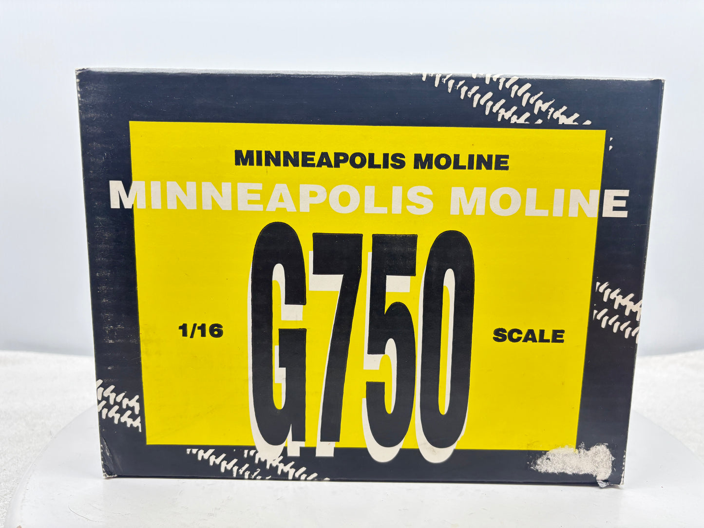 1/16 Minneapolis-Moline G-750 Toy Farmer Duals