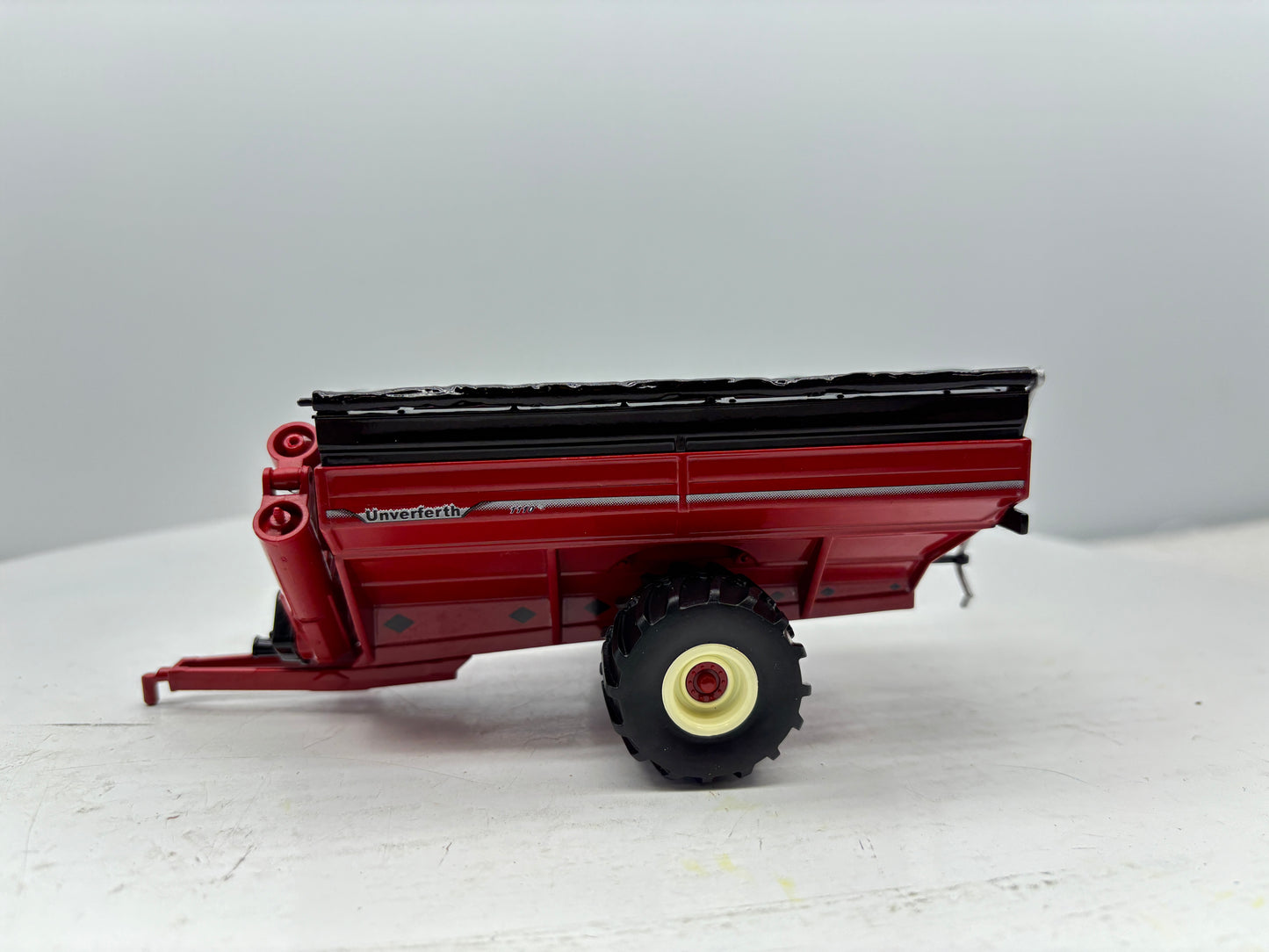 1/64 Unverferth 1110 Dual-Auger Grain Cart