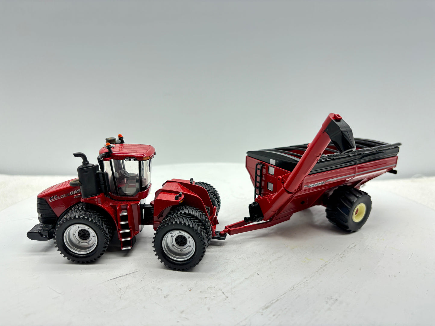 1/64 Unverferth 1110 Dual-Auger Grain Cart
