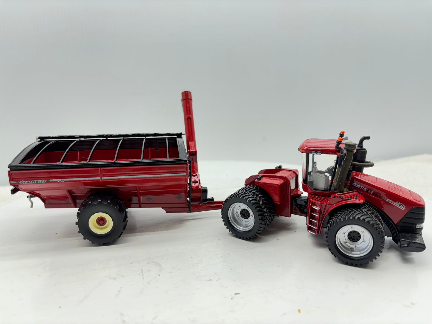 1/64 Unverferth 1110 Dual-Auger Grain Cart