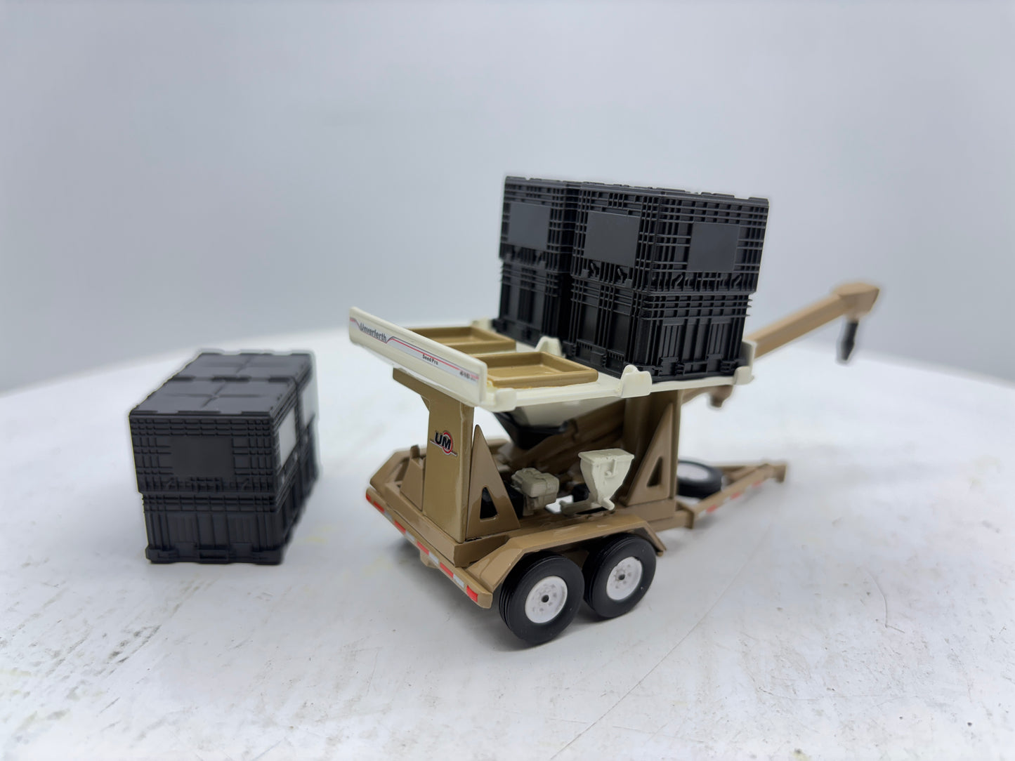 1/64 Unverferth 410XL Seed Box Tender