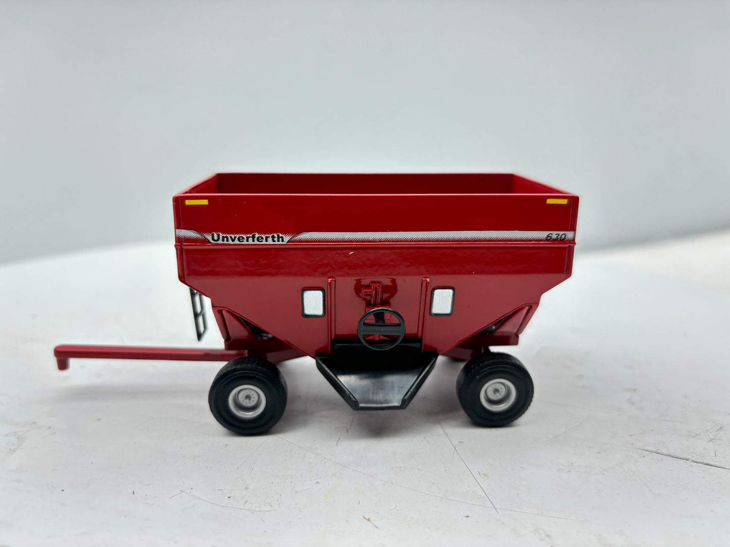 1/64 Unverferth 630 Gravity Wagon