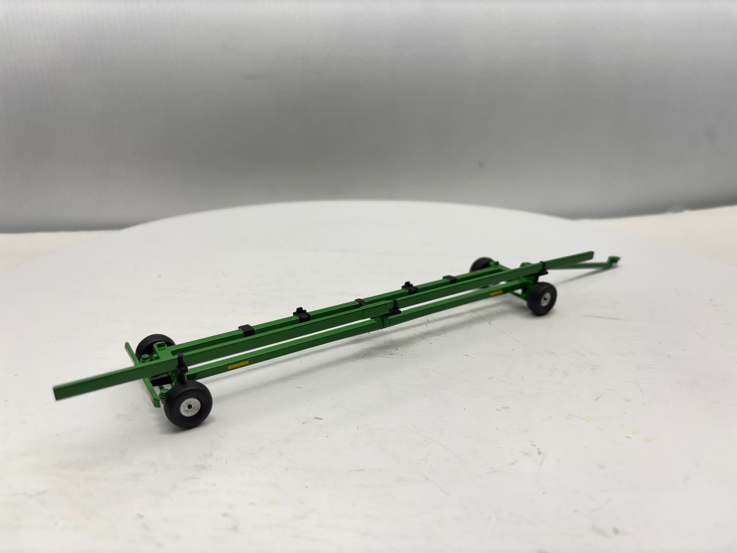 1/64 Unverferth AWS Header Cart Green