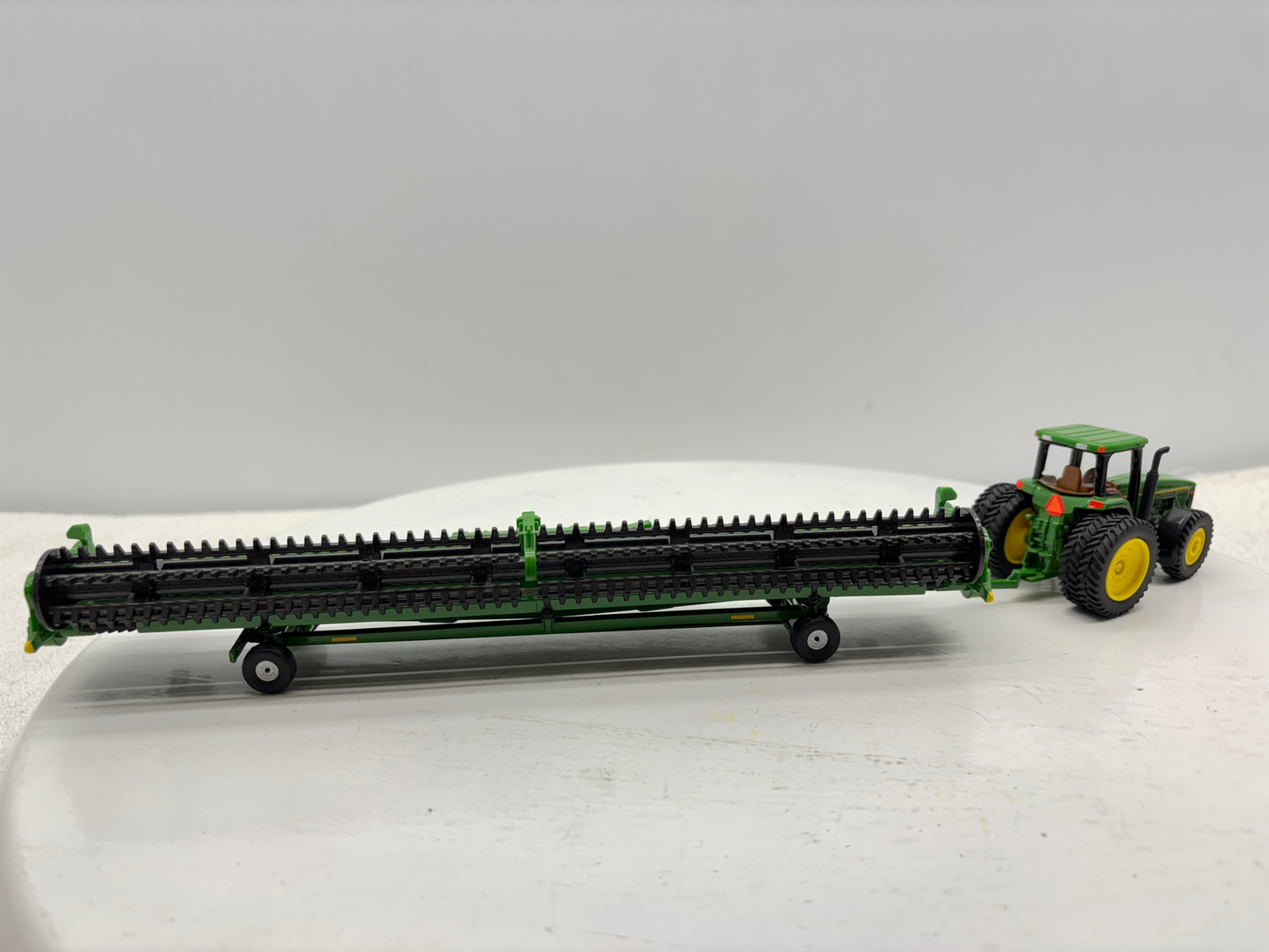 1/64 Unverferth AWS Header Cart Green