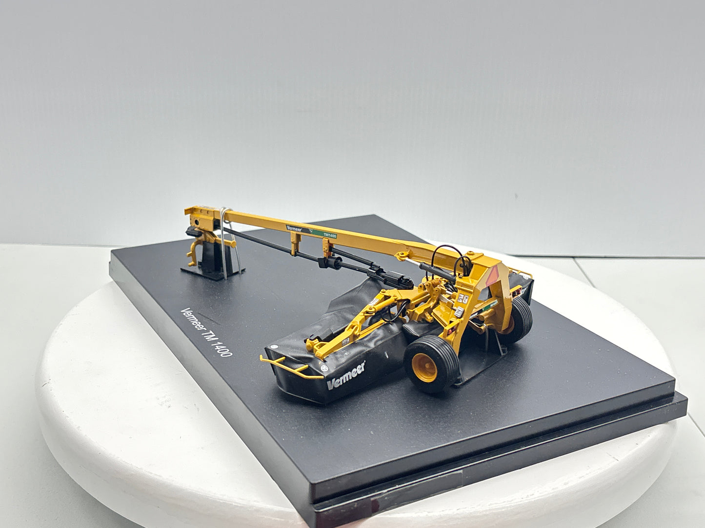 1/32 Vermeer TM 1400