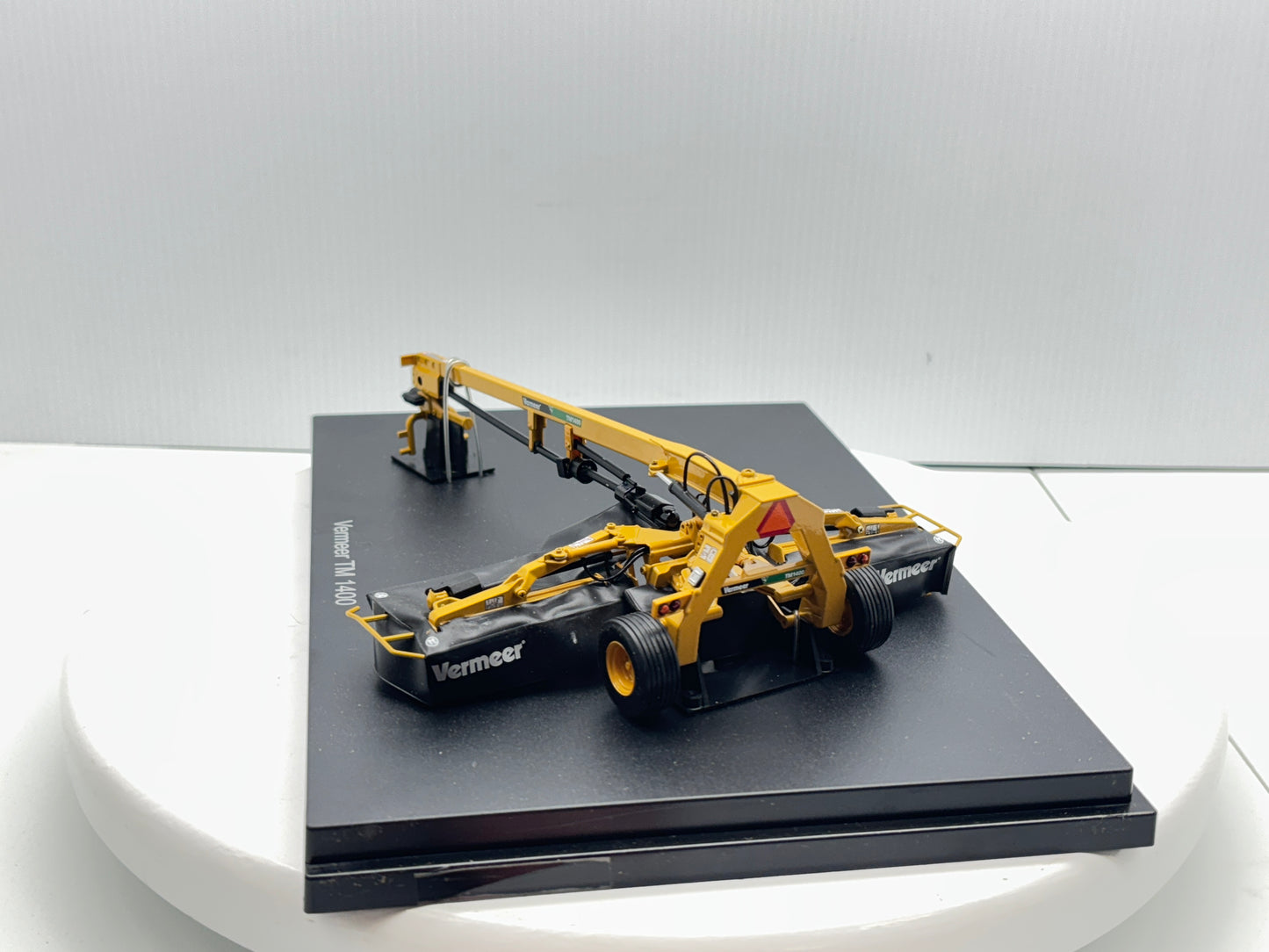 1/32 Vermeer TM 1400