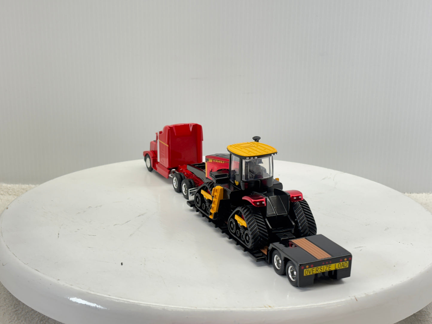 1/64 Versatile 580 DeltaTrak Chase