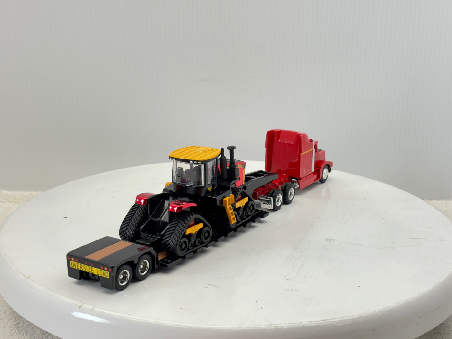 1/64 Versatile 580 DeltaTrak Chase