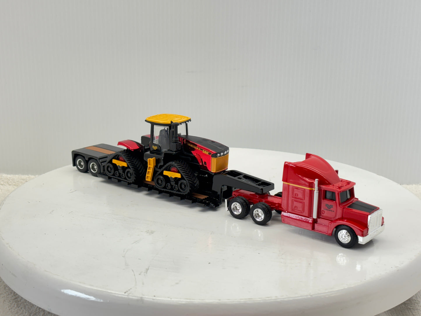 1/64 Versatile 580 DeltaTrak Chase