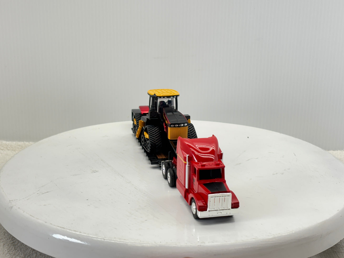 1/64 Versatile 580 DeltaTrak Chase