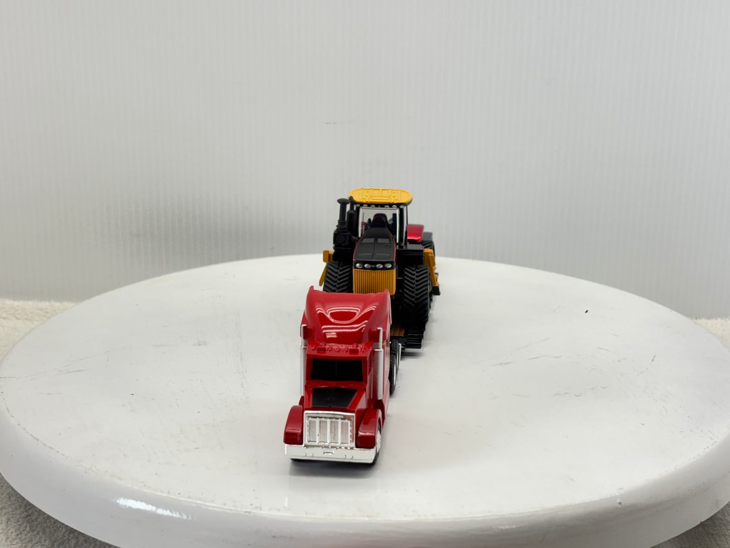 1/64 Versatile 580 DeltaTrak Chase