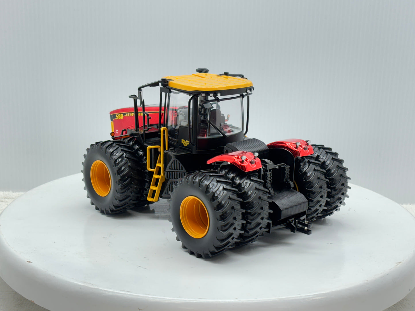 1/32 Versatile 580 Red Chrome Custom