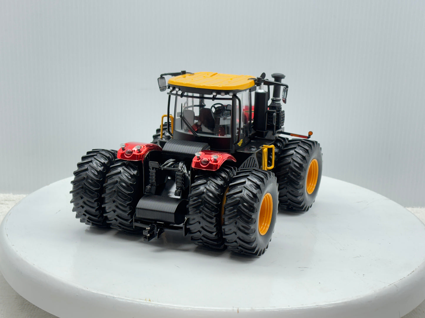 1/32 Versatile 580 Red Chrome Custom