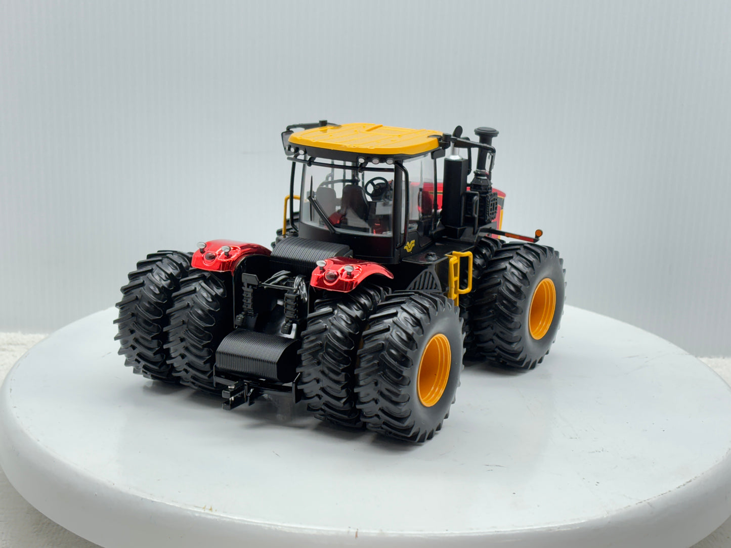 1/32 Versatile 580 Red Chrome Custom