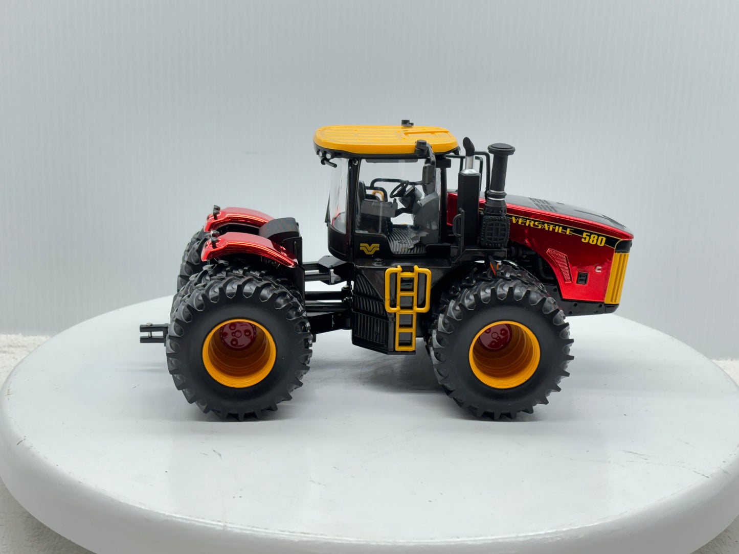 1/32 Versatile 580 Red Chrome Custom
