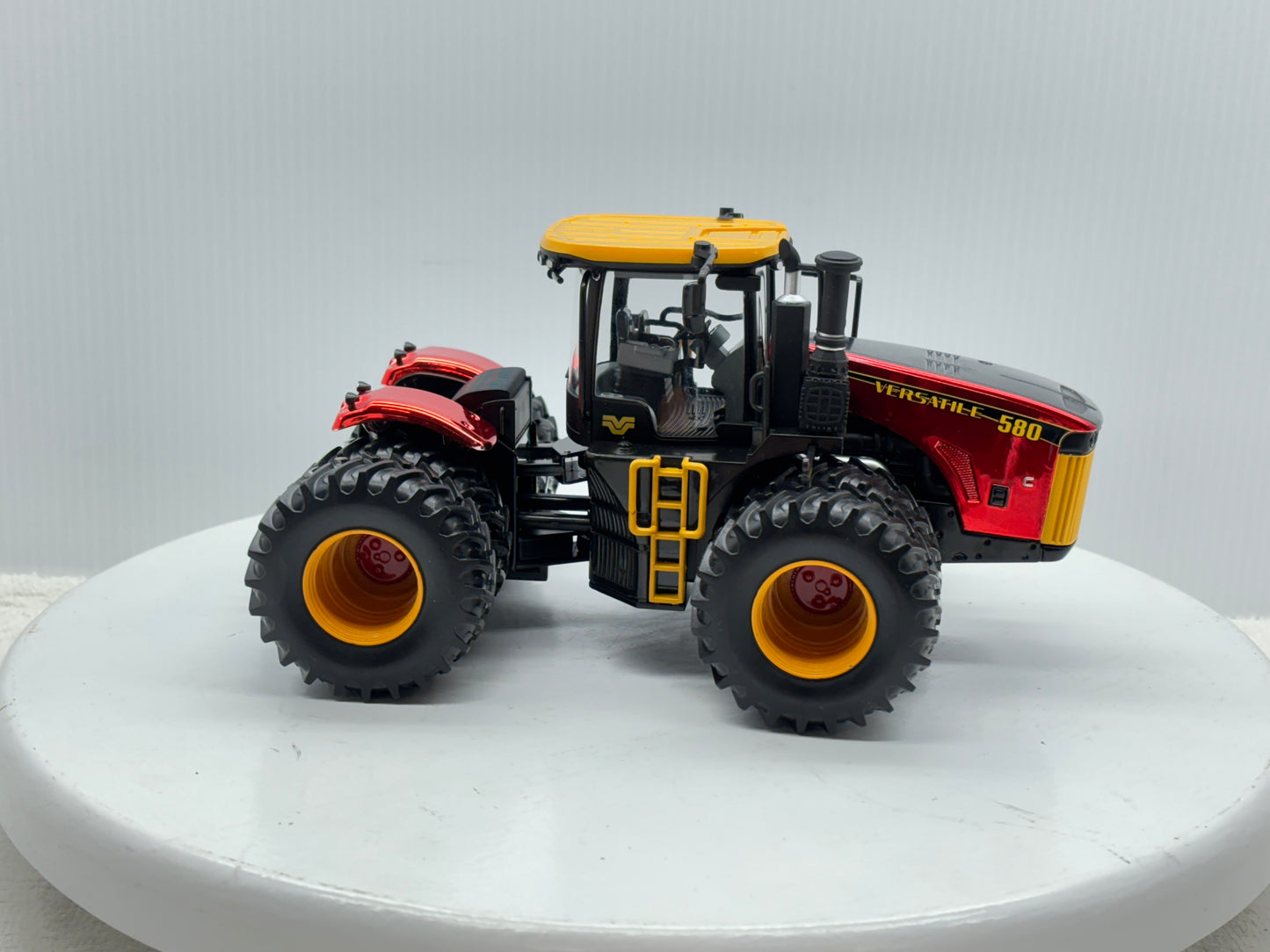 1/32 Versatile 580 Red Chrome Custom