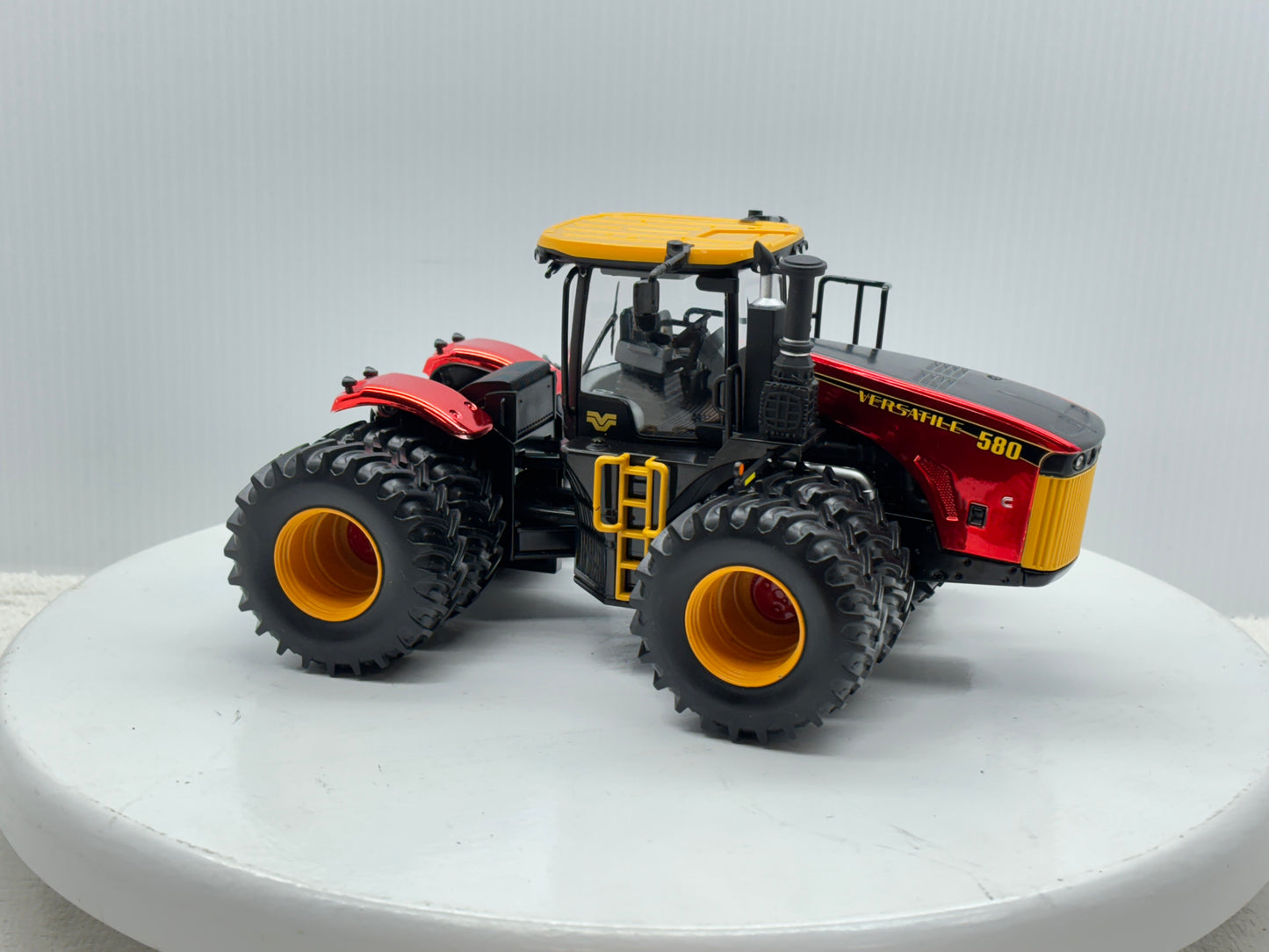 1/32 Versatile 580 Red Chrome Custom
