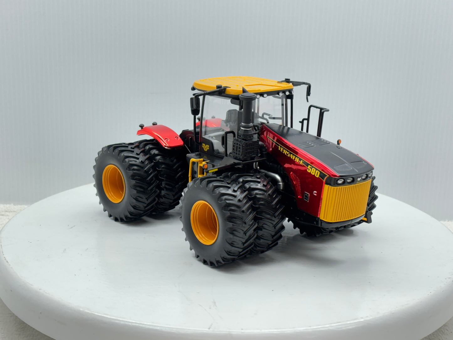 1/32 Versatile 580 Red Chrome Custom