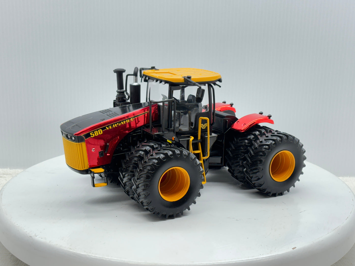 1/32 Versatile 580 Red Chrome Custom