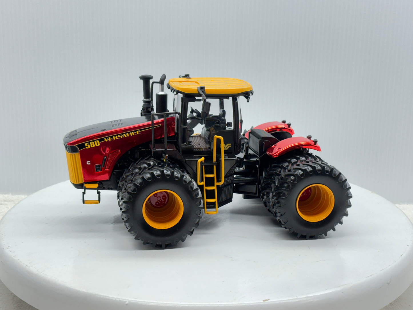 1/32 Versatile 580 Red Chrome Custom