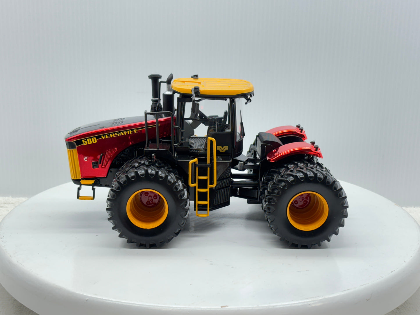 1/32 Versatile 580 Red Chrome Custom