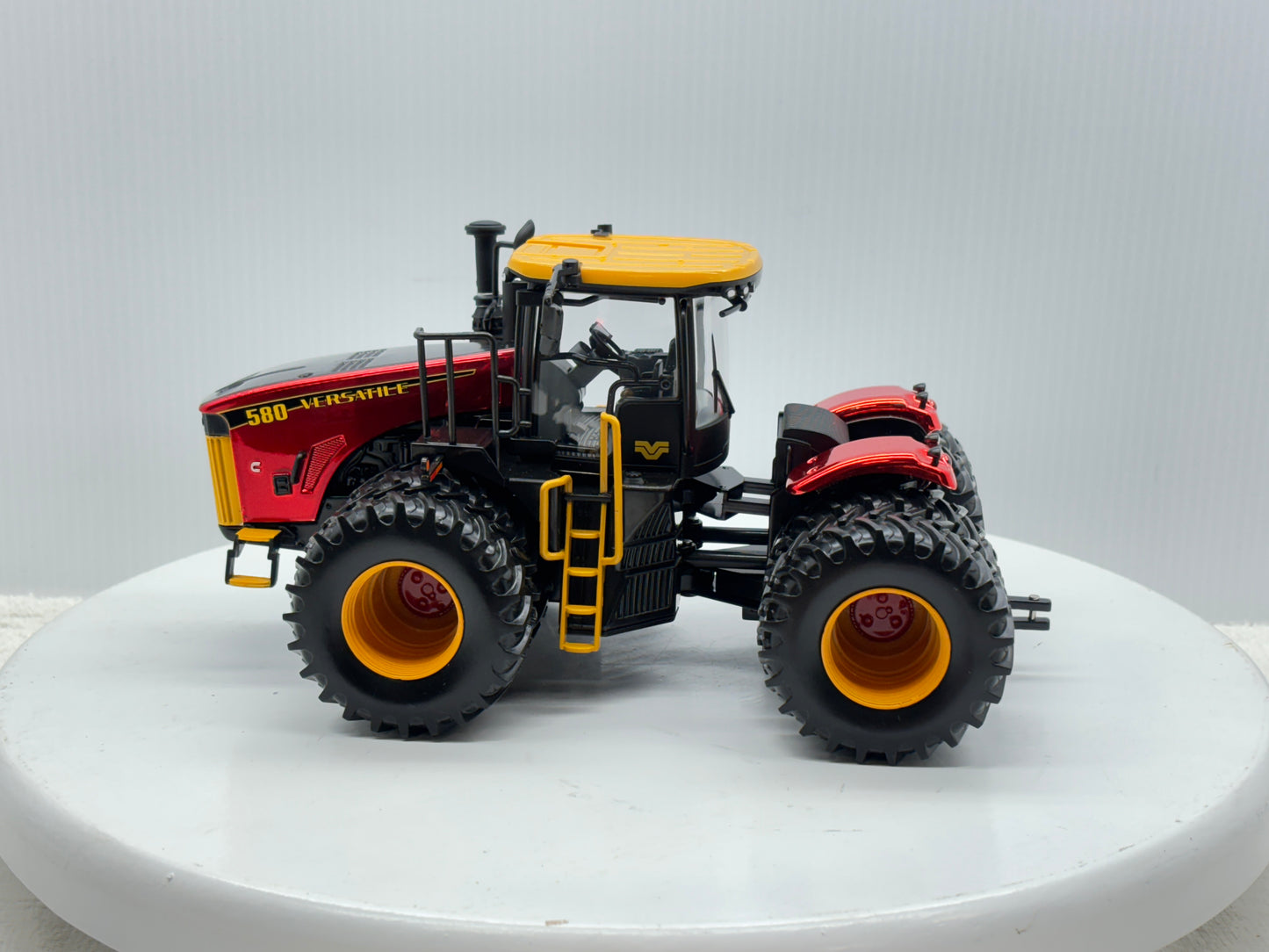 1/32 Versatile 580 Red Chrome Custom