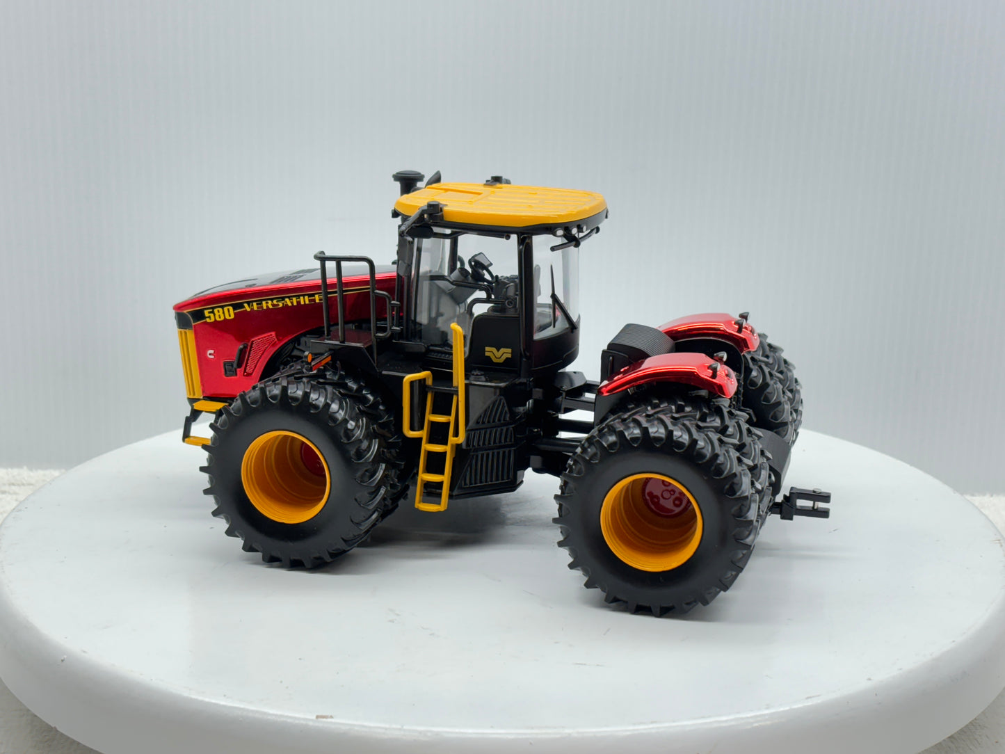 1/32 Versatile 580 Red Chrome Custom