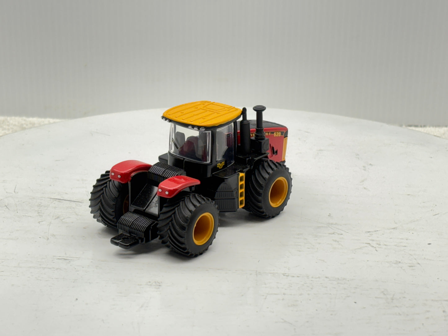 1/64 Versatile 620 LSW