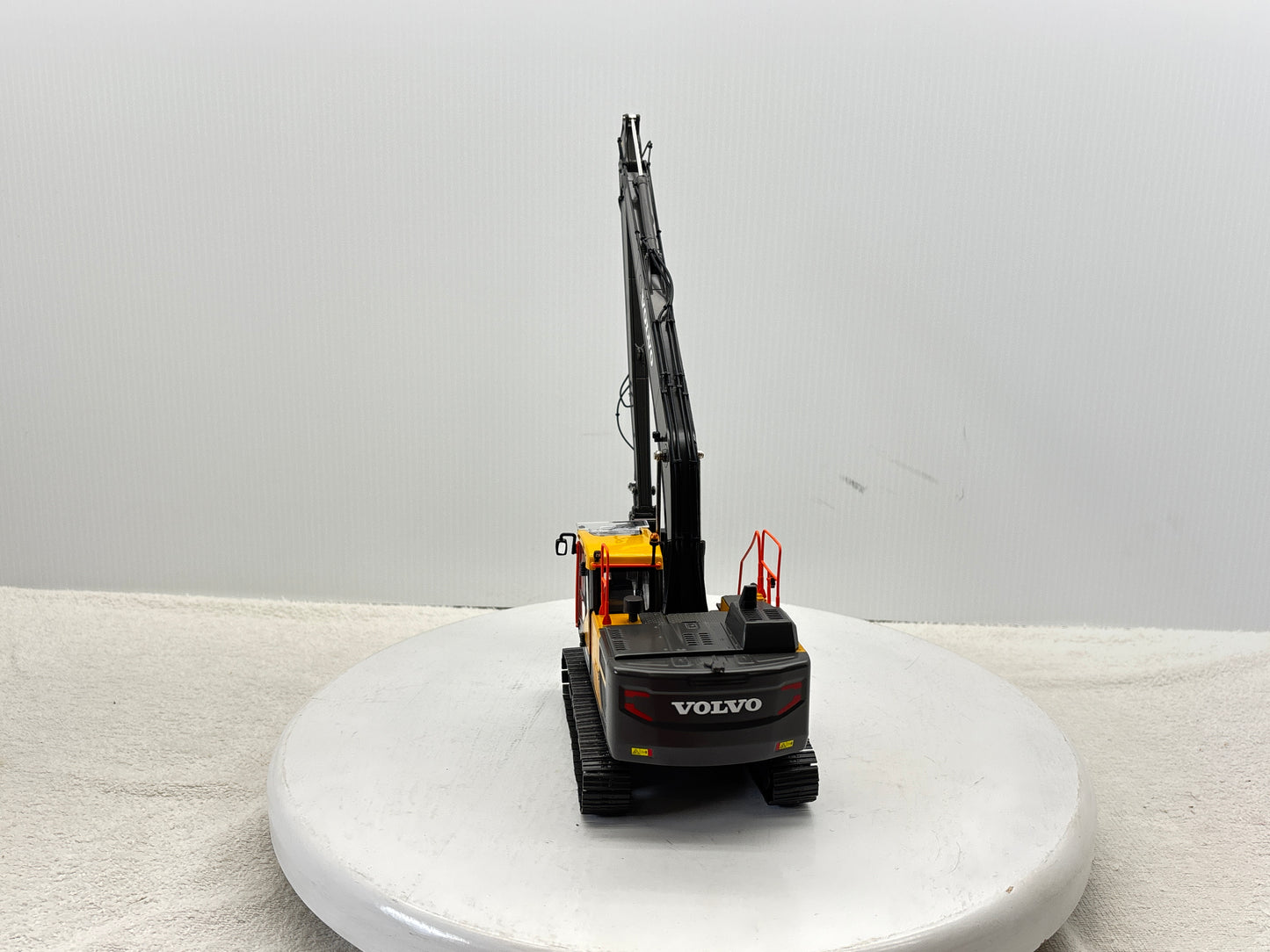 1/32 Volvo EC220ELR
