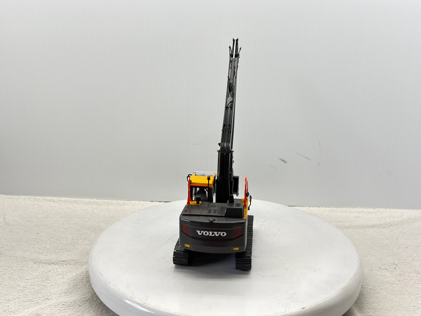 1/32 Volvo EC220ELR