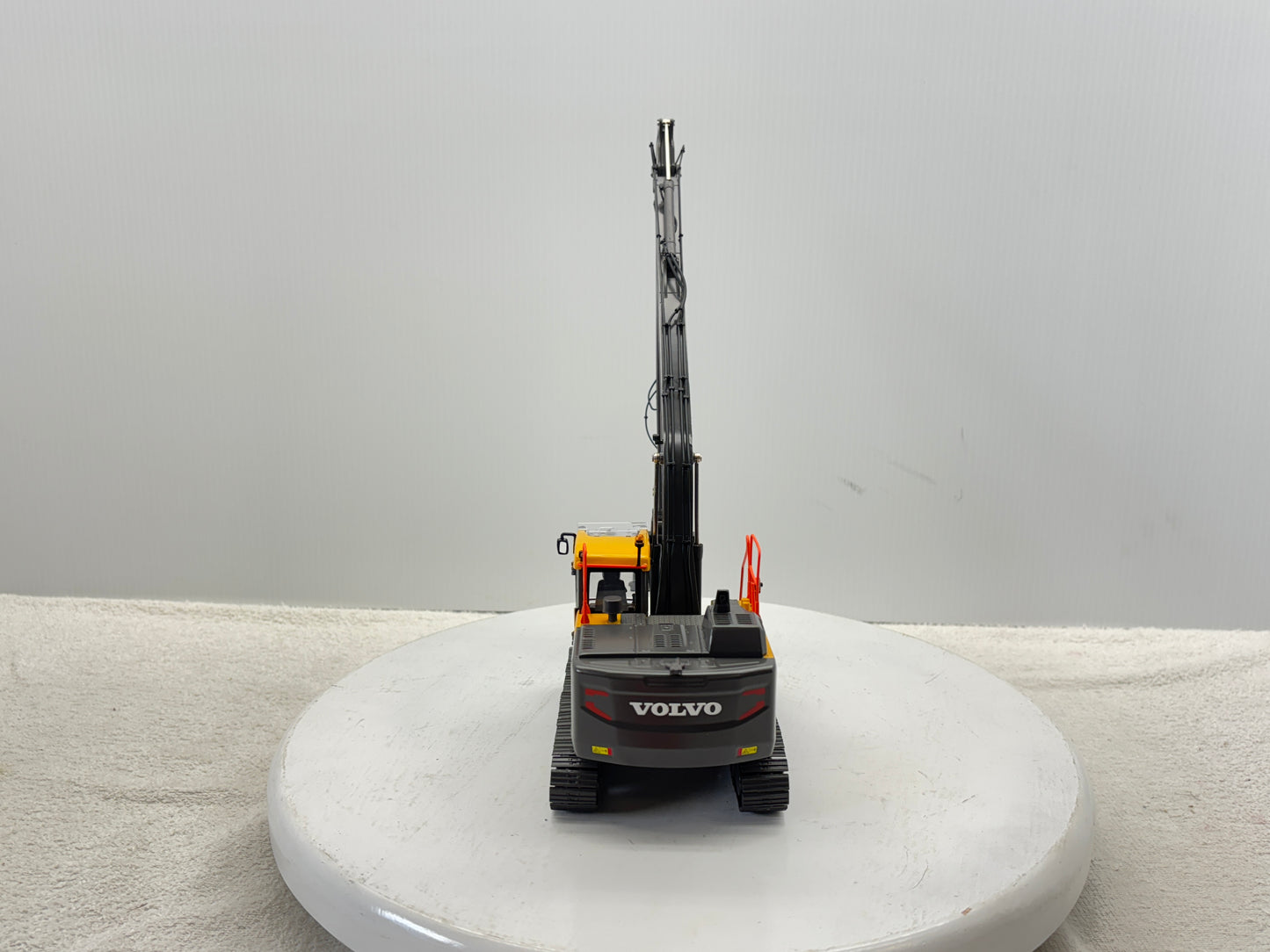 1/32 Volvo EC220ELR