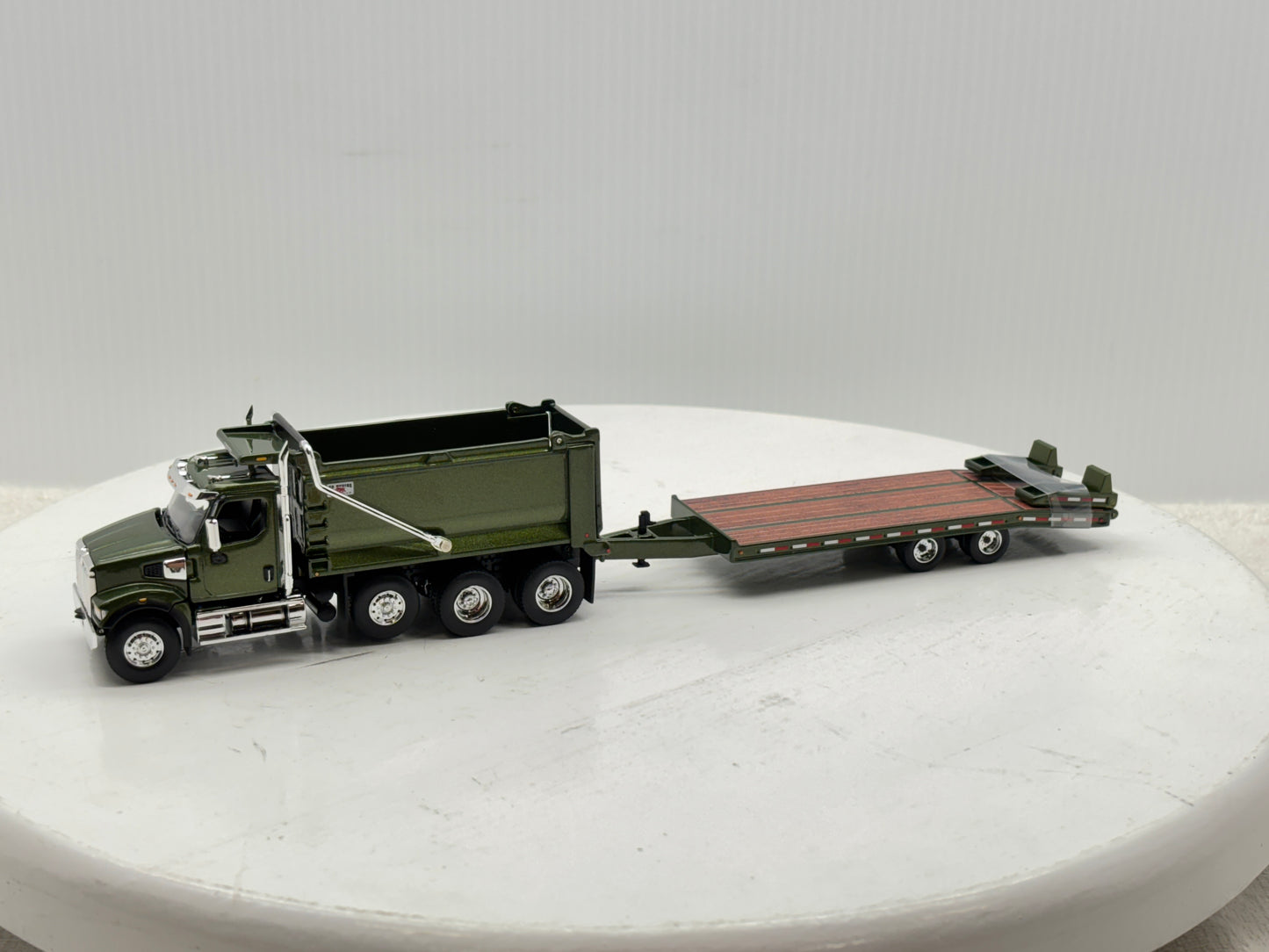 1/64 Western Star 49X (Mettalic Green)