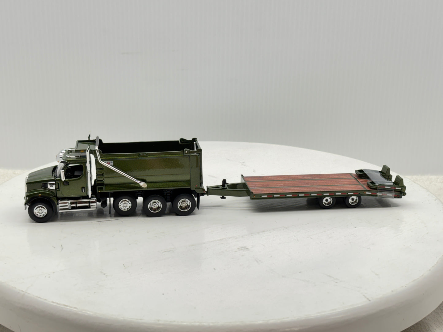 1/64 Western Star 49X (Mettalic Green)