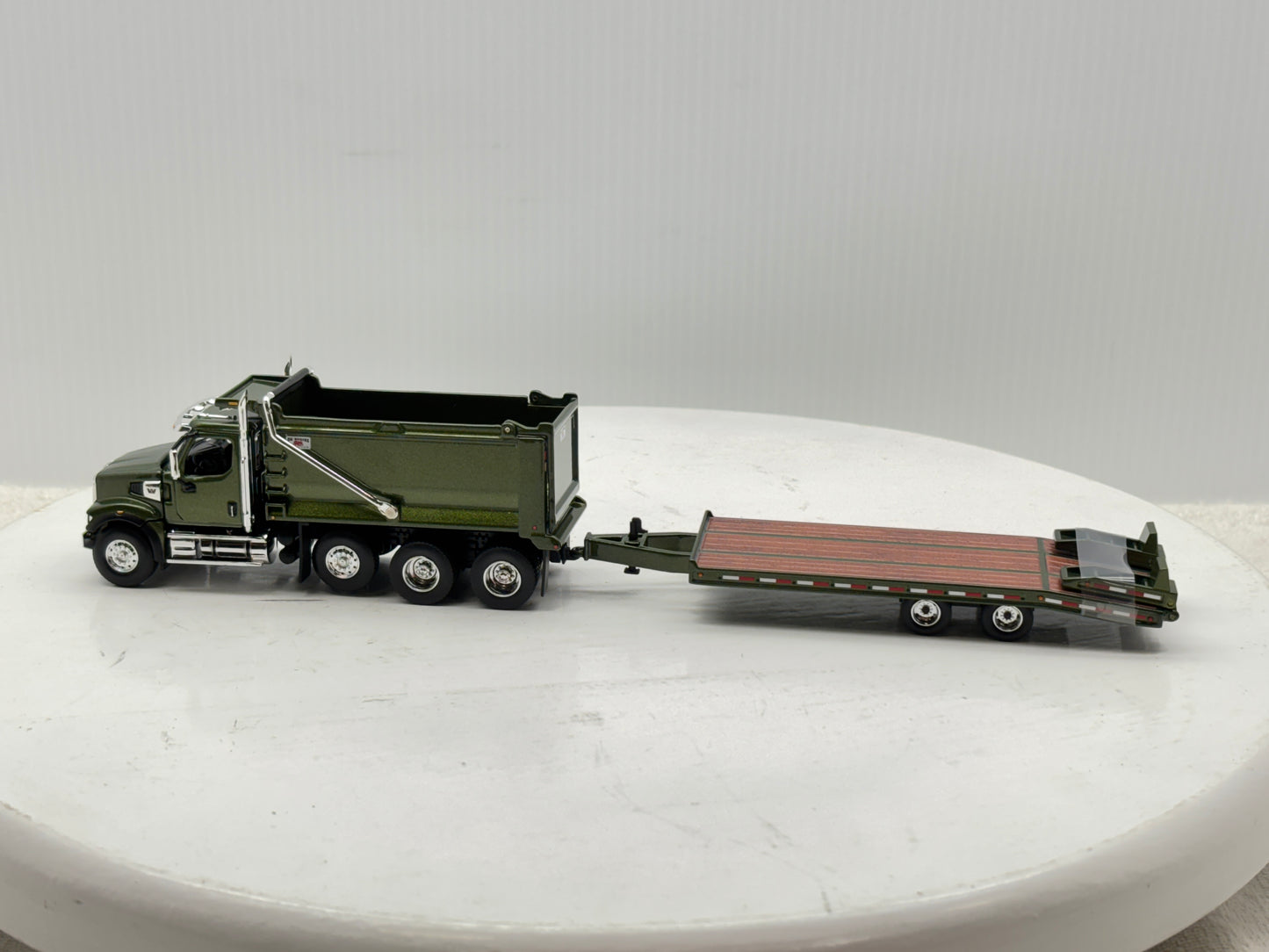 1/64 Western Star 49X (Mettalic Green)