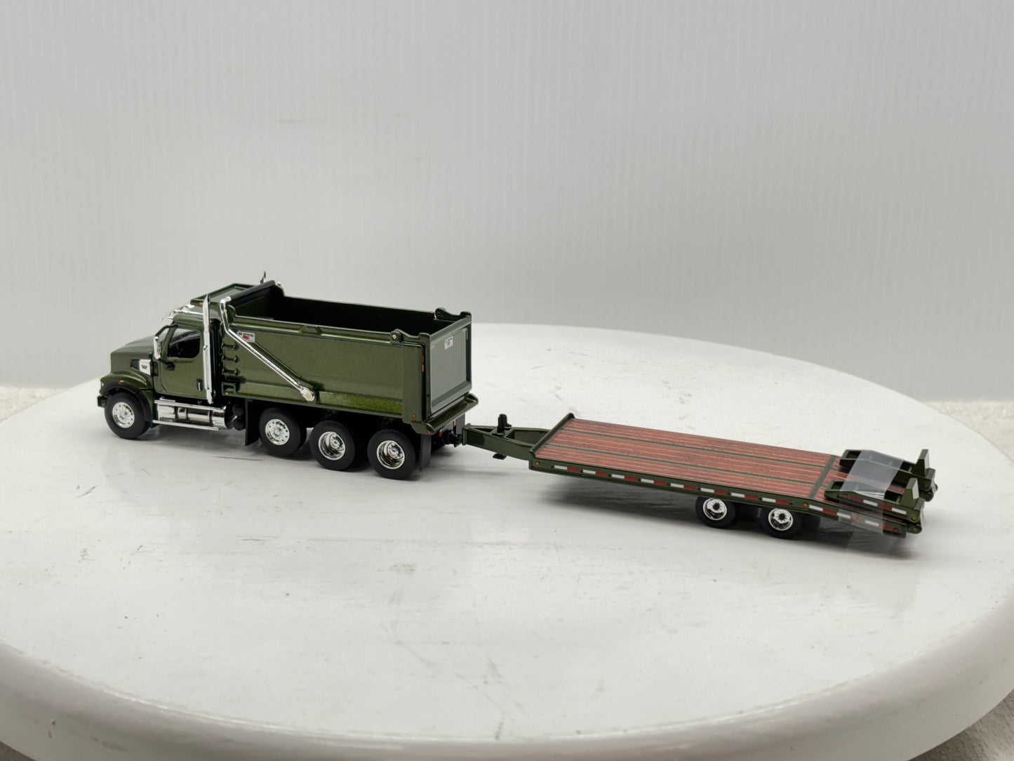 1/64 Western Star 49X (Mettalic Green)