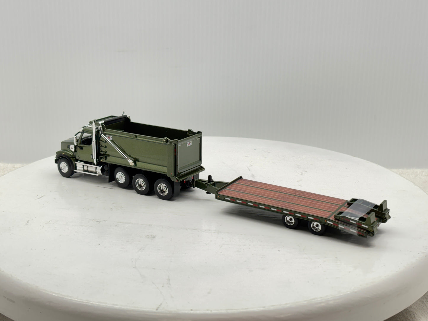 1/64 Western Star 49X (Mettalic Green)