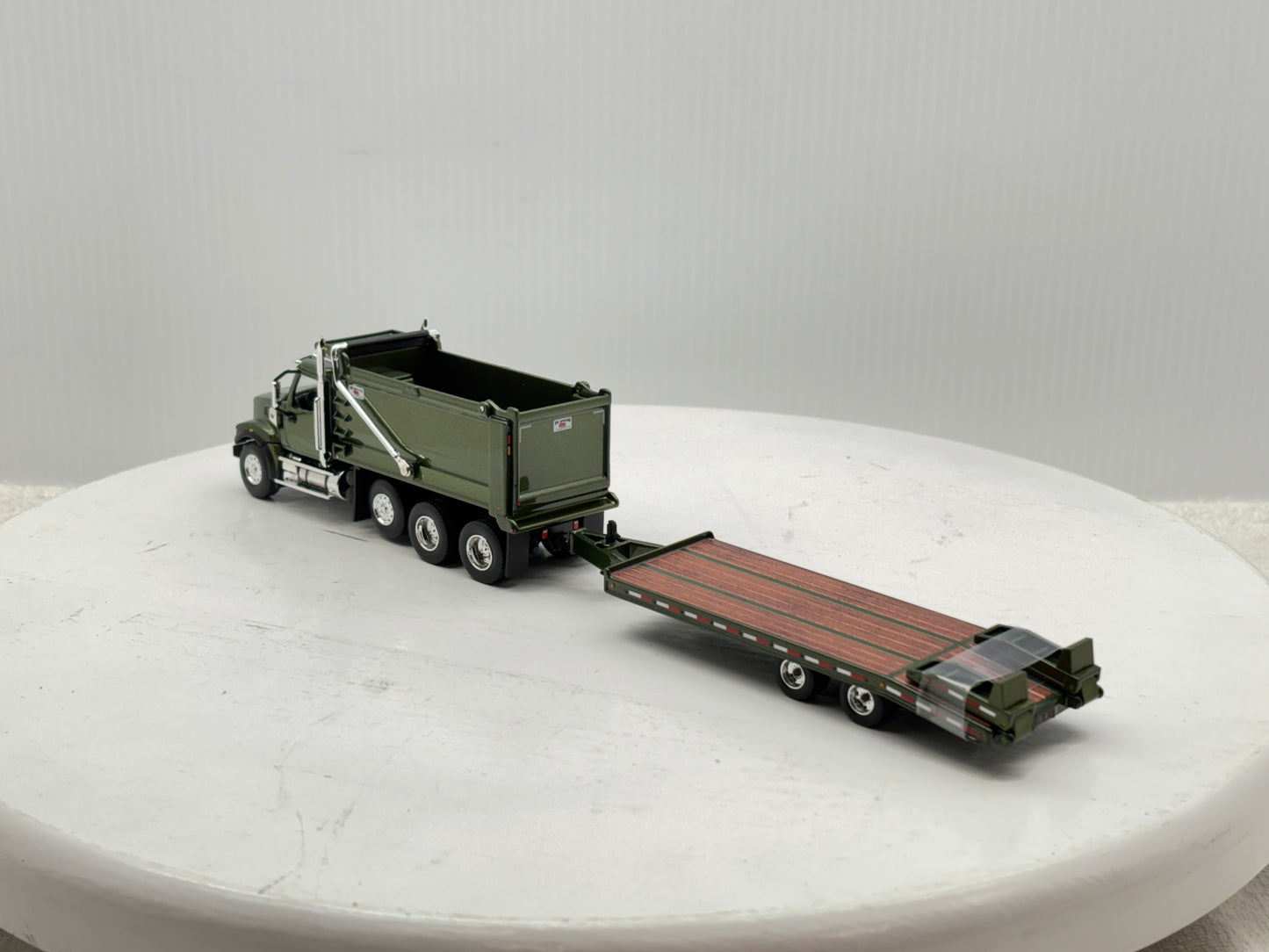 1/64 Western Star 49X (Mettalic Green)