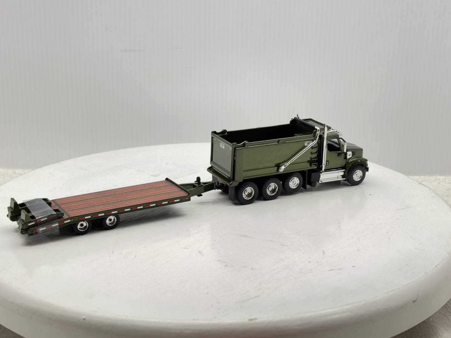 1/64 Western Star 49X (Mettalic Green)