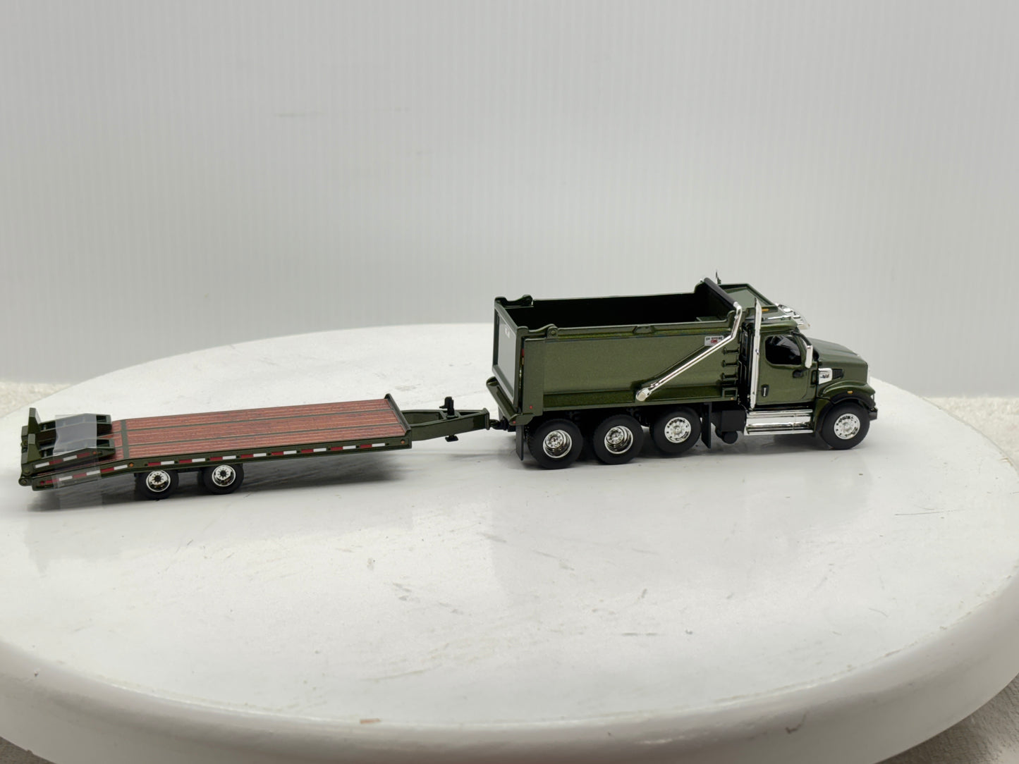 1/64 Western Star 49X (Mettalic Green)