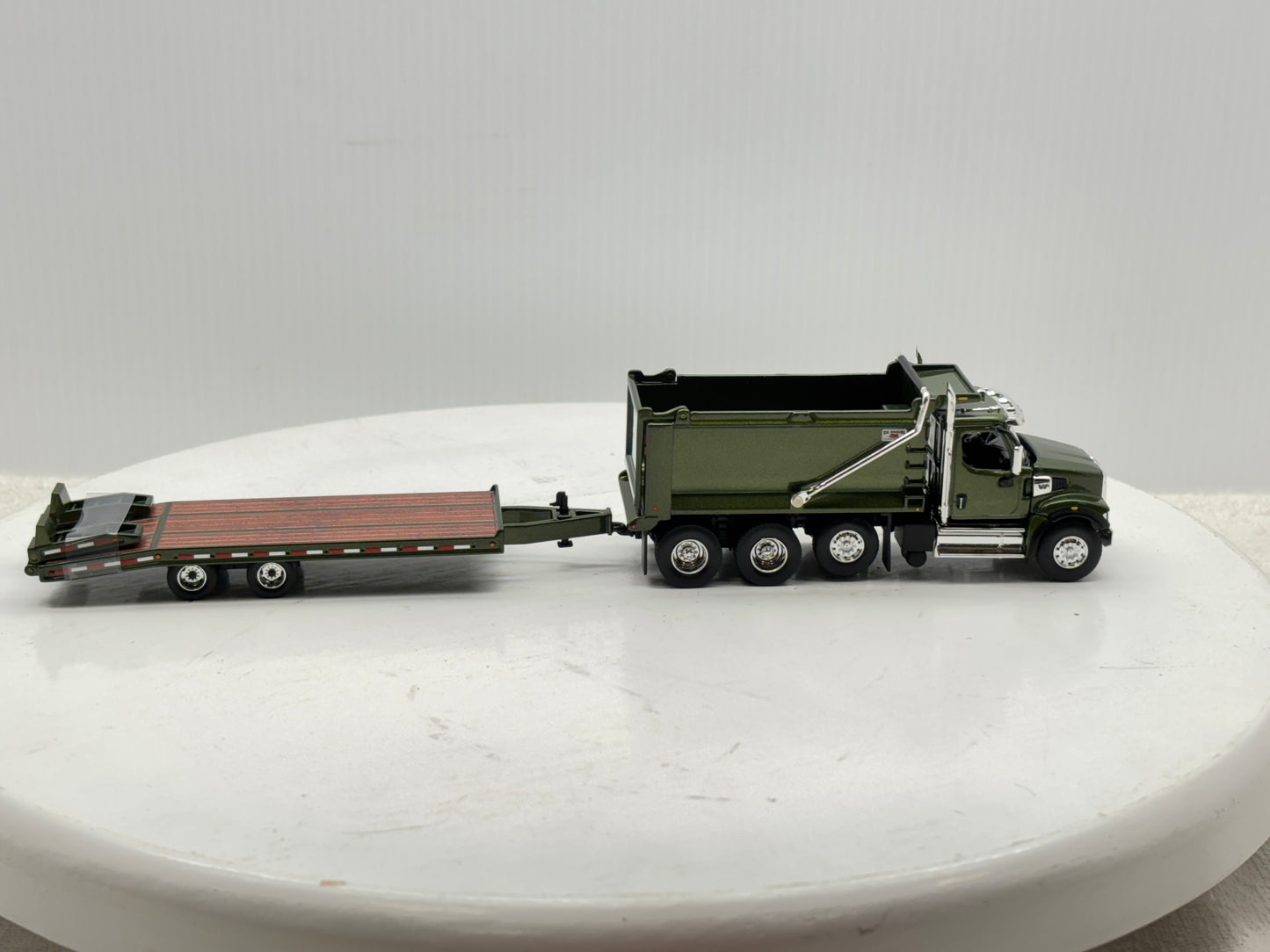 1/64 Western Star 49X (Mettalic Green)