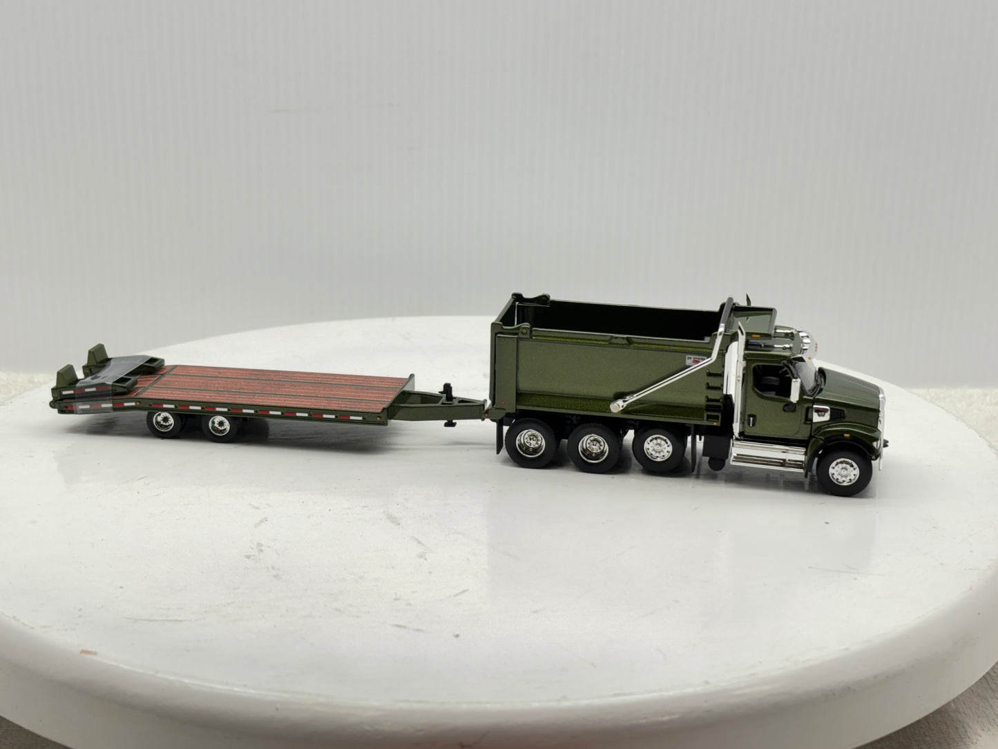 1/64 Western Star 49X (Mettalic Green)