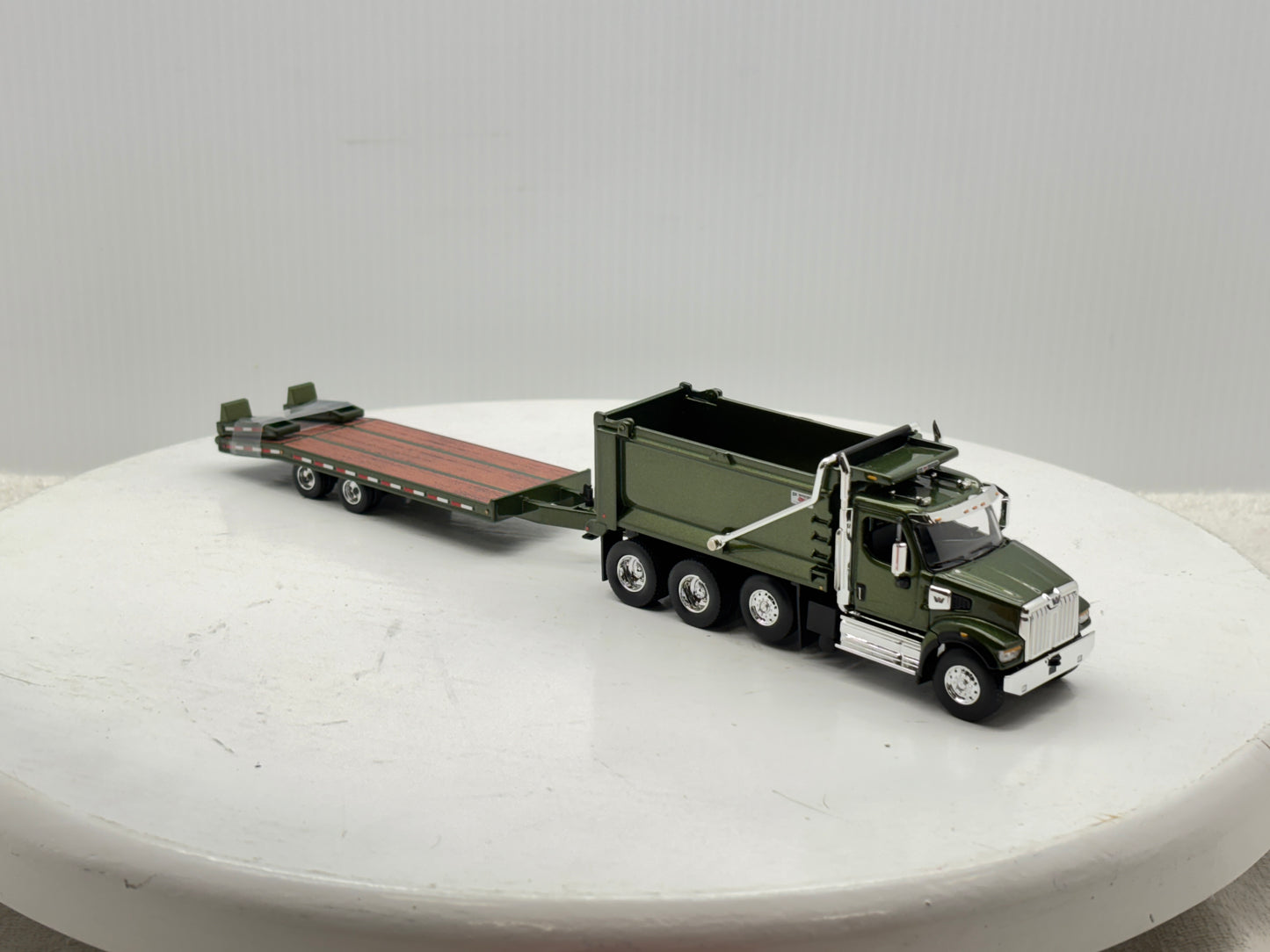 1/64 Western Star 49X (Mettalic Green)