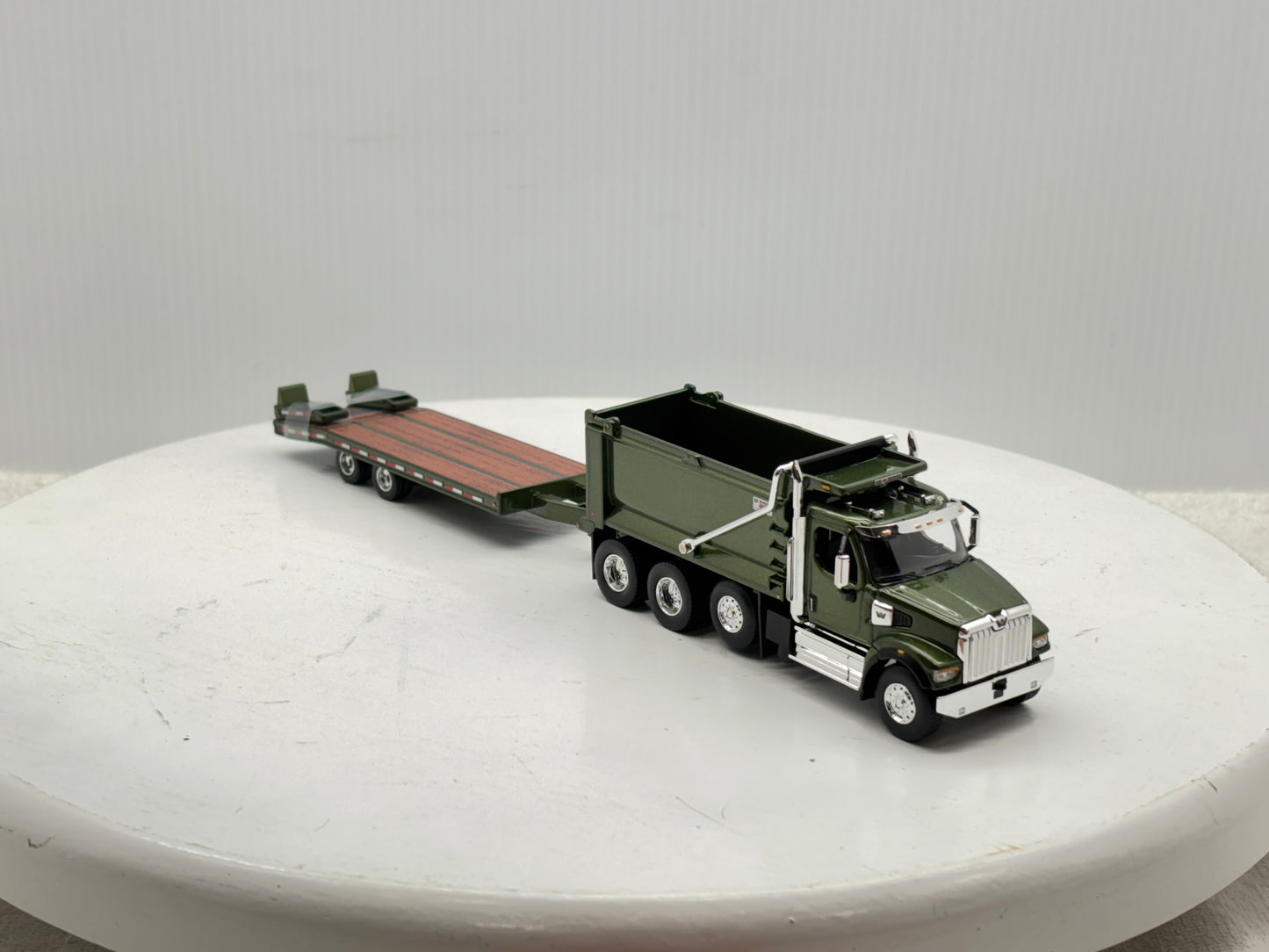 1/64 Western Star 49X (Mettalic Green)