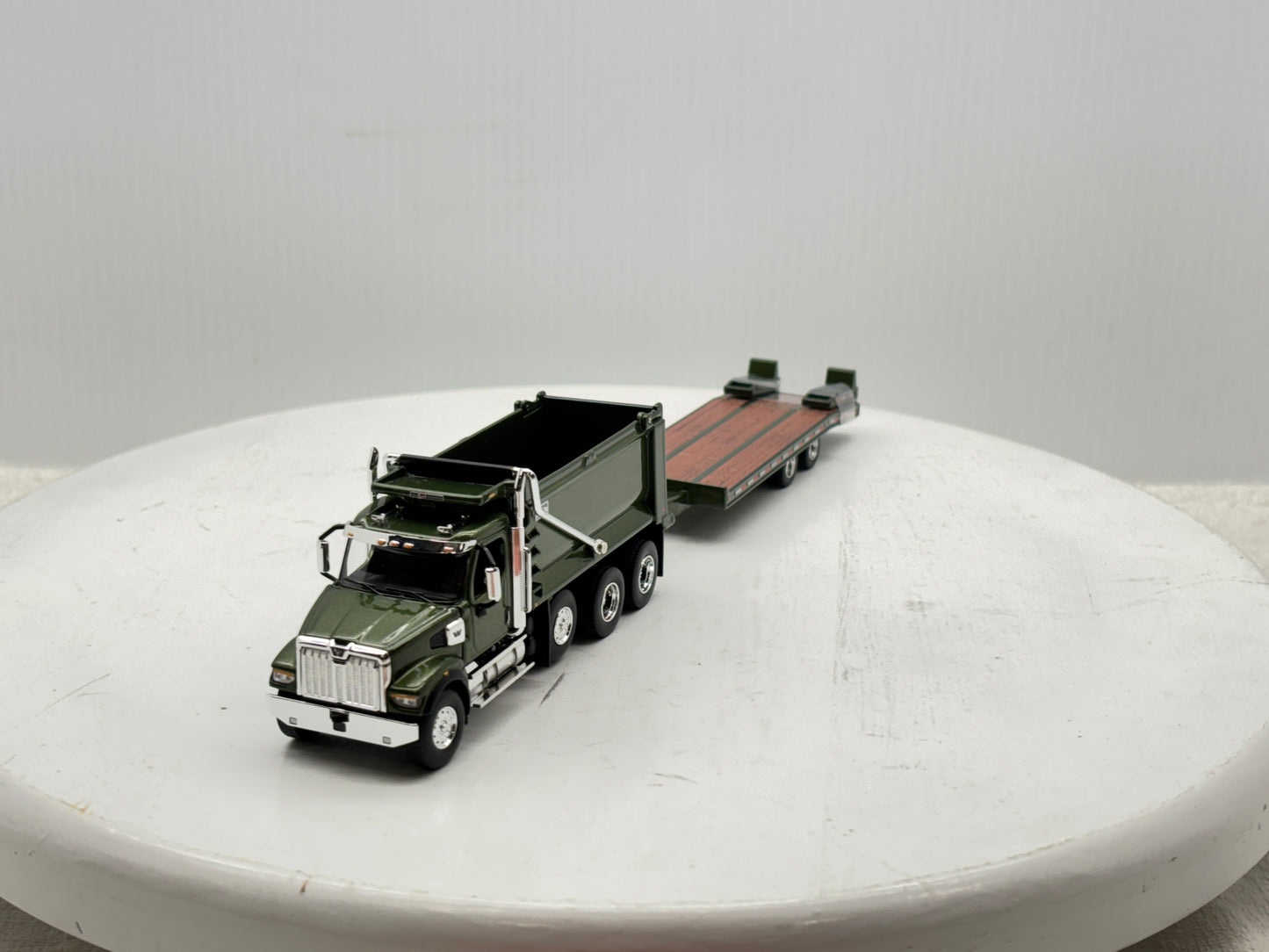 1/64 Western Star 49X (Mettalic Green)