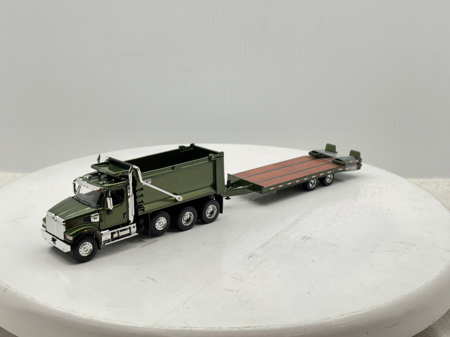 1/64 Western Star 49X (Mettalic Green)