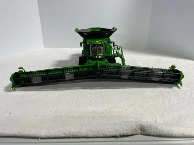 *JUST IN* 1/32 JOHN DEERE X9 1000 (Tracks) Farm Toy Combine