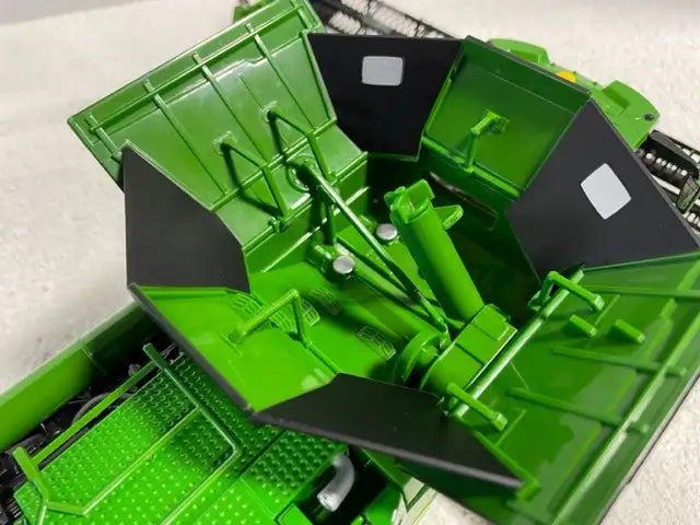 *JUST IN* 1/32 JOHN DEERE X9 1000 (Tracks) Farm Toy Combine