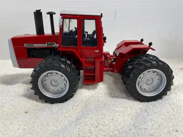 *NEW* 1/32 MASSEY FERGUSON 4880 Prestige farm Toy Tractor
