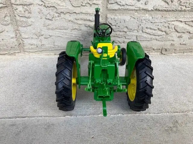 *SHARP* 1/16 JOHN DEERE 3010 Diesel Farm Toy Tractor
