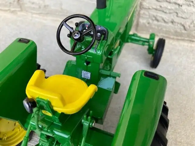 *SHARP* 1/16 JOHN DEERE 3010 Diesel Farm Toy Tractor